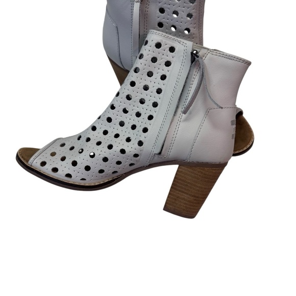 Toms Majorca Eyelet Leather Bootie Block Heel Peep Toe Sandal Dove Gray SZ 7W - Picture 4 of 7